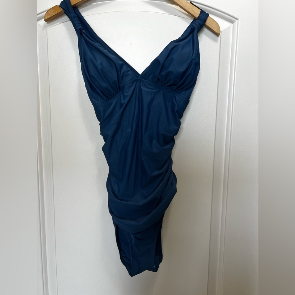 CUPSHE one piece swim suit size Medium NWT